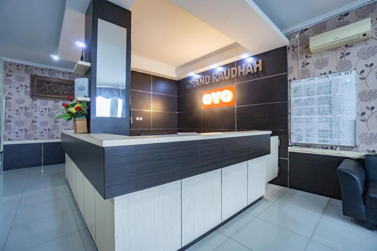 Oyo 2357 Syariah Grand Raudhah Jacarta Exterior foto