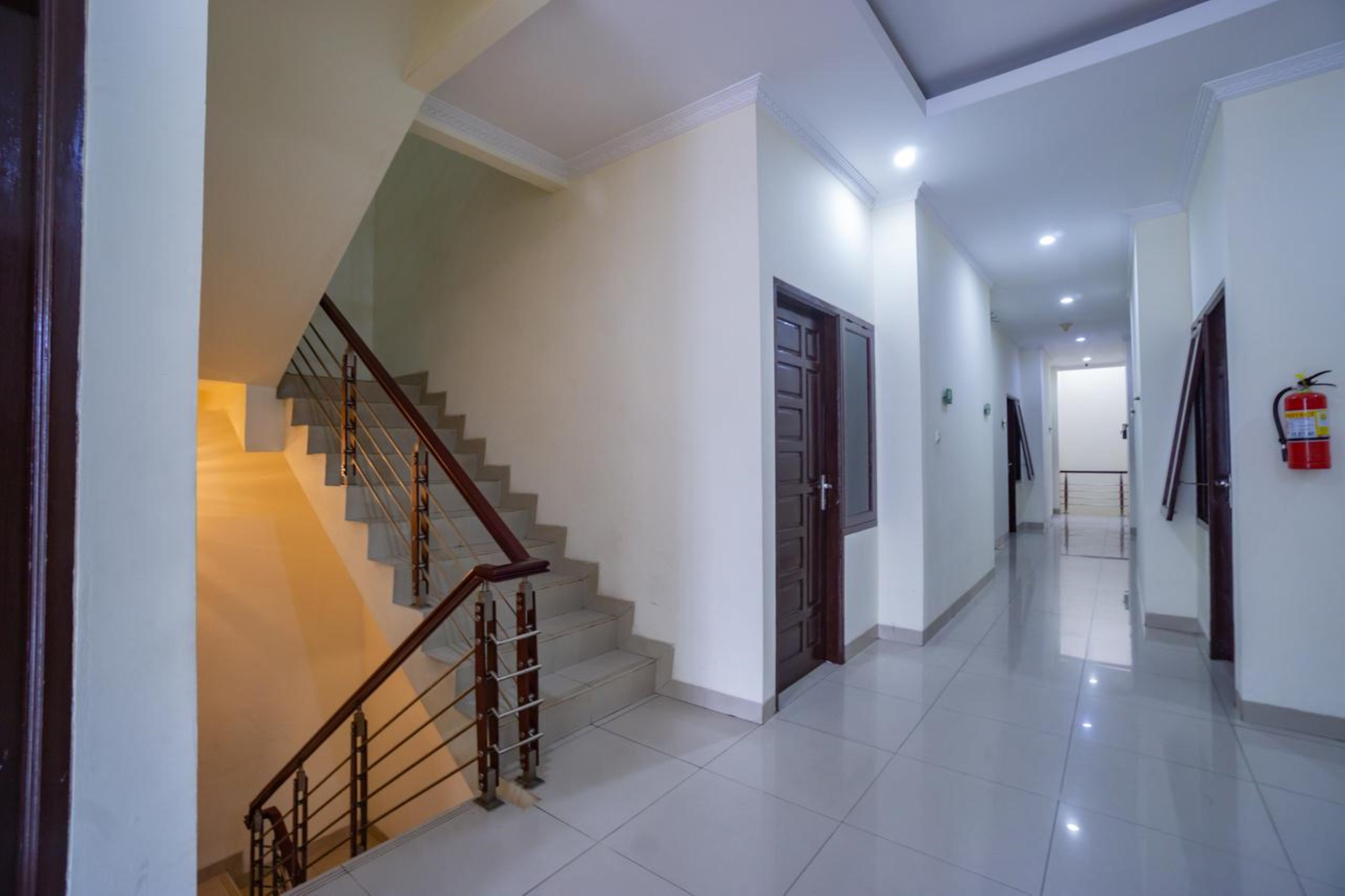 Oyo 2357 Syariah Grand Raudhah Jacarta Exterior foto
